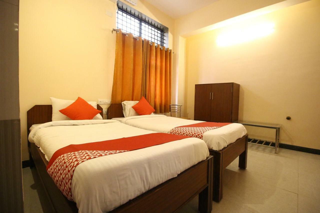 Oyo Flagship 30734 Jeevan Lodge Shimoga Esterno foto