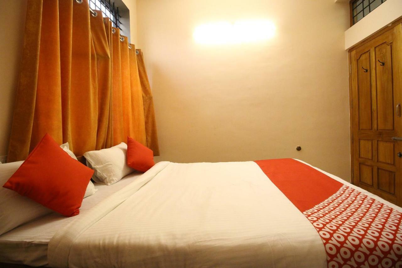 Oyo Flagship 30734 Jeevan Lodge Shimoga Esterno foto