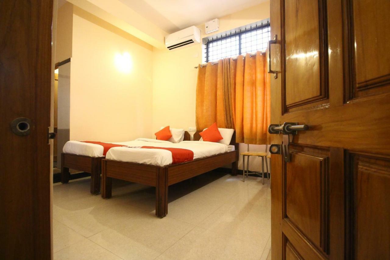 Oyo Flagship 30734 Jeevan Lodge Shimoga Esterno foto